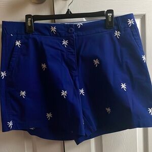 Crown & Ivy 5” seam shorts w front  & back pockets, dark royal blue w palm trees